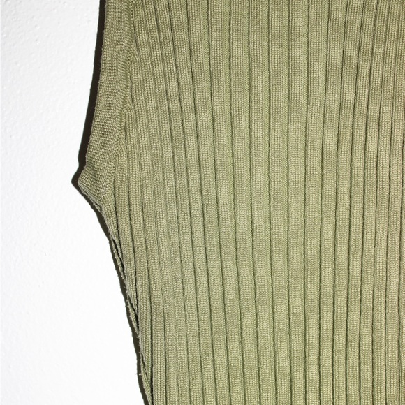 Green Ribbed Dress - Picture 5 of 8